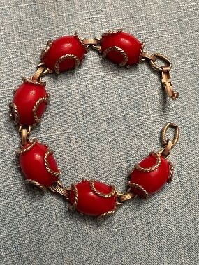 Vintage Cherry Red lucite cabachon and gold rope link bracelet 7”
